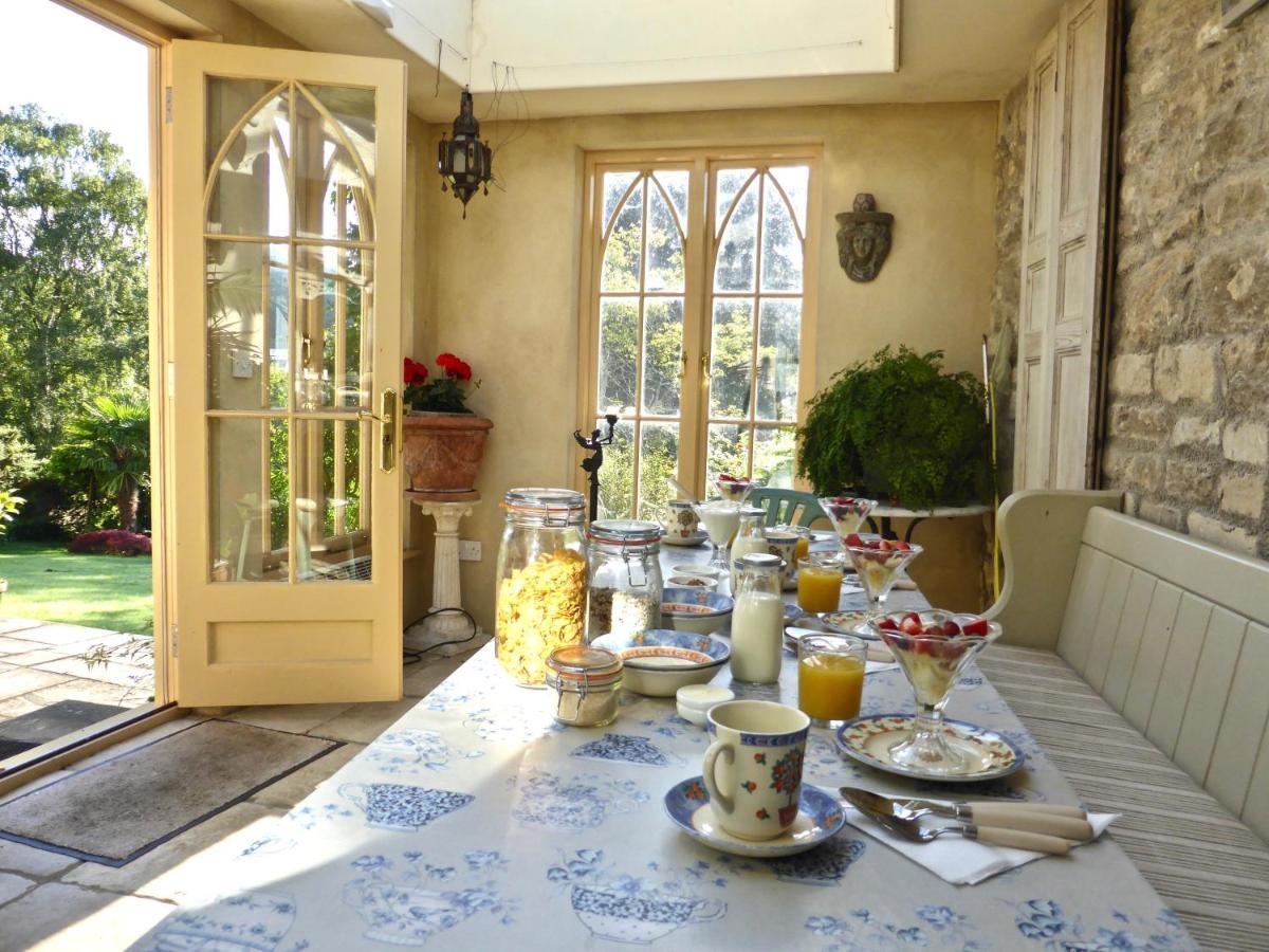Dolphin House Bed & Breakfast Batheaston Екстериор снимка