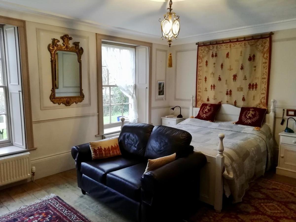 Dolphin House Bed & Breakfast Batheaston Екстериор снимка